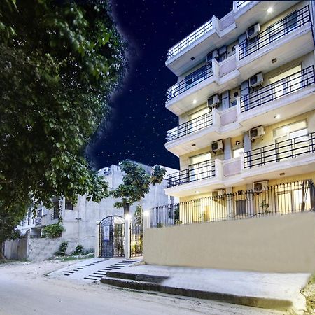 Hotel Ashvins Palace غورغاون المظهر الخارجي الصورة