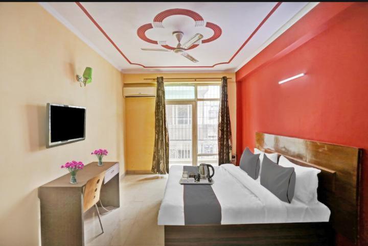 Hotel Ashvins Palace غورغاون المظهر الخارجي الصورة
